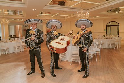 Mariachi Al Son De México -Regalo - Sorpresa